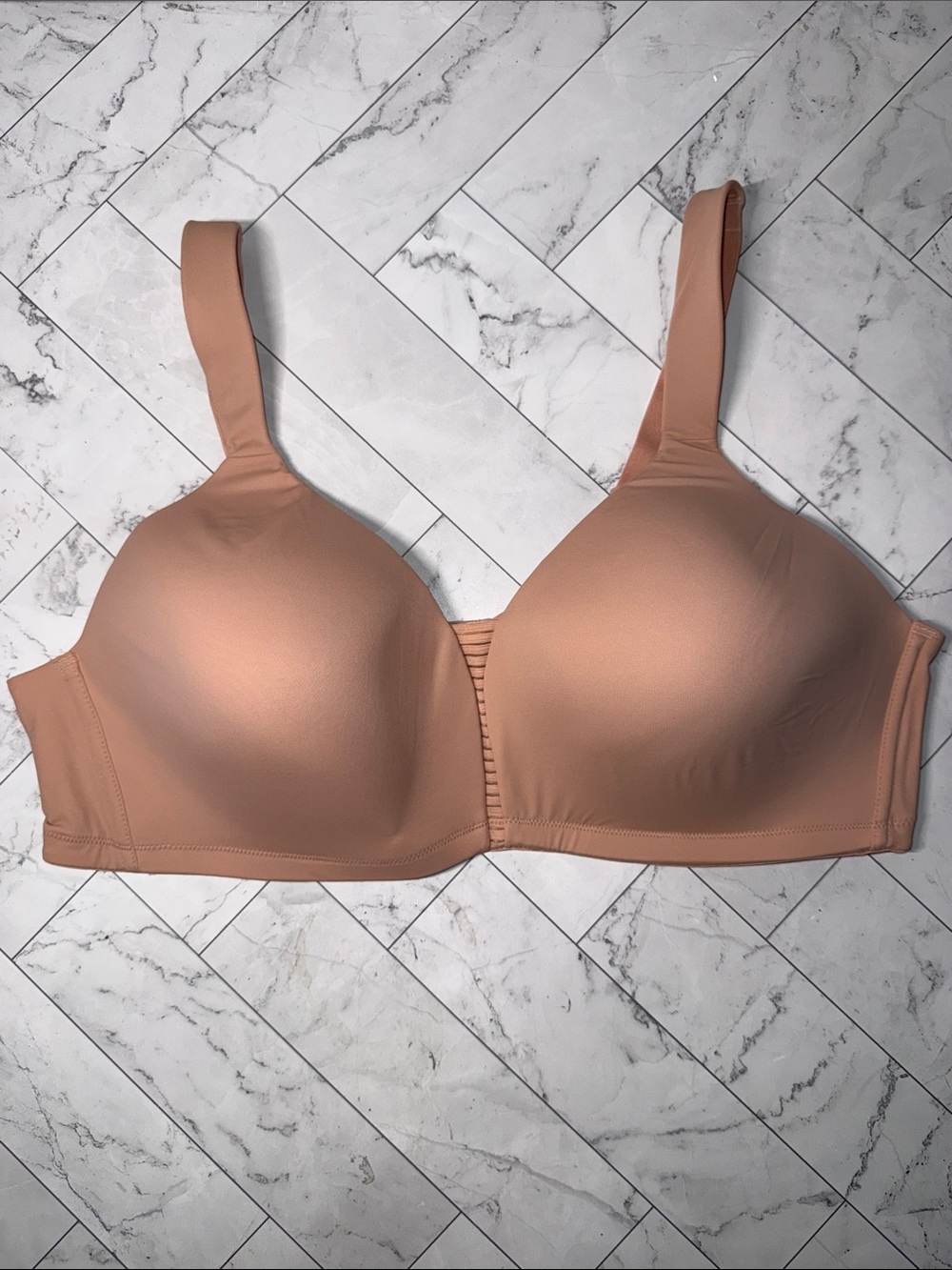 Breezies Lazy Day Seamless Wirefree Contour Support Bra Misty Rose 46C